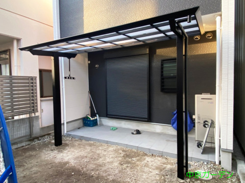 施工例：名古屋市中川区 エクステリア工事 独立式雨除け屋根 LIXIL