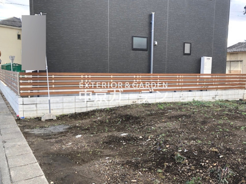 施工例画像：岐阜県 各務原市  LIXILネスカF横2台 YKK木製調ルシアスH03型横板+細横格子