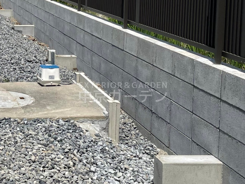 施工例画像：愛知県 稲沢市  ブロック塀太陽エコブロックス普通CB アルミ形材LIXILABTM1型縦目隠し