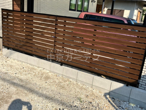 施工例画像：愛知県 名古屋市  三協木製調シャトレナII2型横板格子・両面