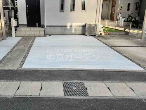 施工例画像：愛知県 小牧市  オリジナルフラットポートＦ3台 オリジナル土間コンクリート